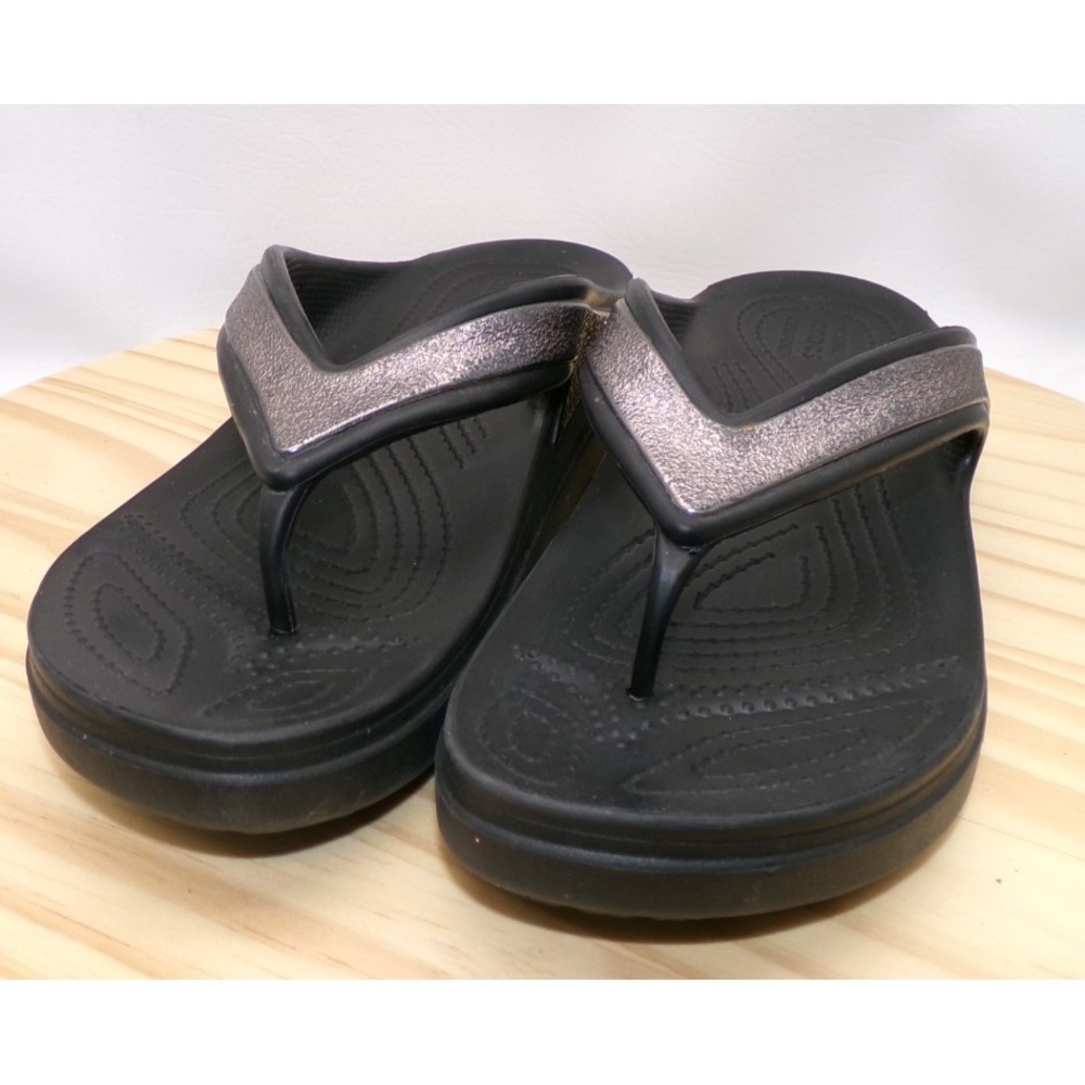 Crocs Sloane Shine Flip Flops Womens Black Silver Sz 9 Thong Sandals Iconic Comf